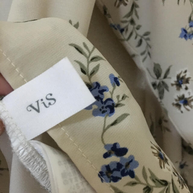 ViS(ヴィス)のななこさま専用VIS☆花柄トップス レディースのトップス(シャツ/ブラウス(長袖/七分))の商品写真
