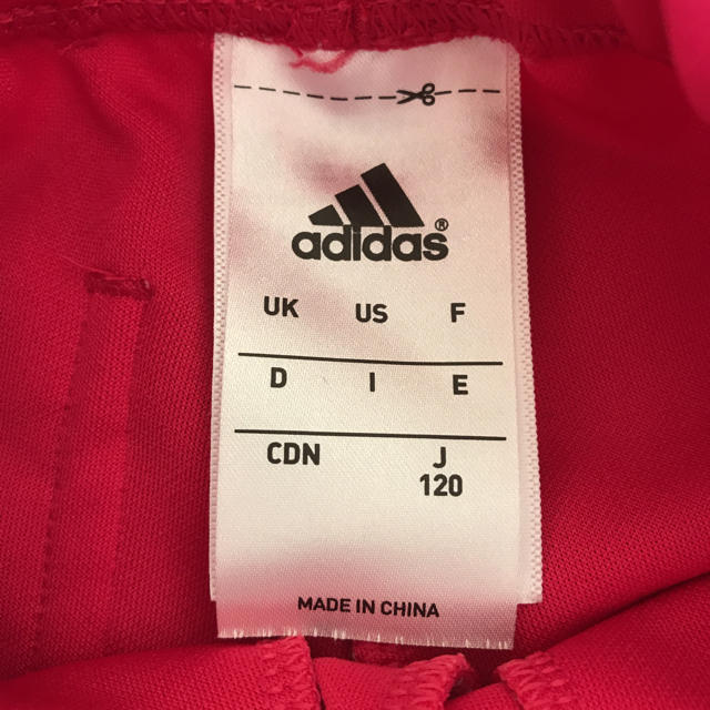 adidas(アディダス)のほんちょ様専用 美品 adidas ショートパンツ 120 キッズ/ベビー/マタニティのキッズ服女の子用(90cm~)(パンツ/スパッツ)の商品写真