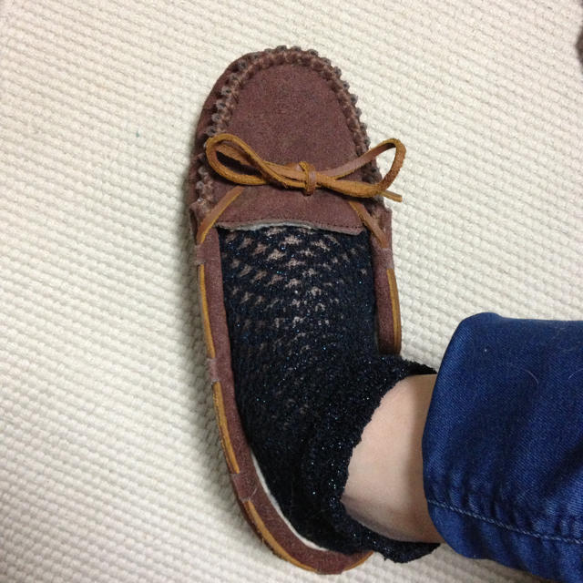 Minnetonka(ミネトンカ)のMINNETONKA  ファーモカシン レディースの靴/シューズ(ローファー/革靴)の商品写真