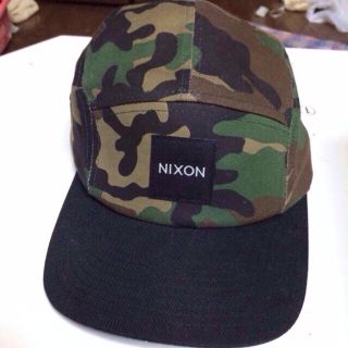 ニクソン(NIXON)のNIXON 迷彩柄キャップ(キャップ)