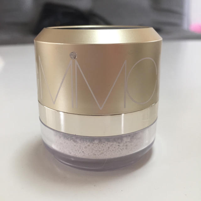 MiMC(エムアイエムシー)のMiMC ナチュラルホワイトニングミネラルパウダーサンスクリーン コスメ/美容のベースメイク/化粧品(フェイスパウダー)の商品写真