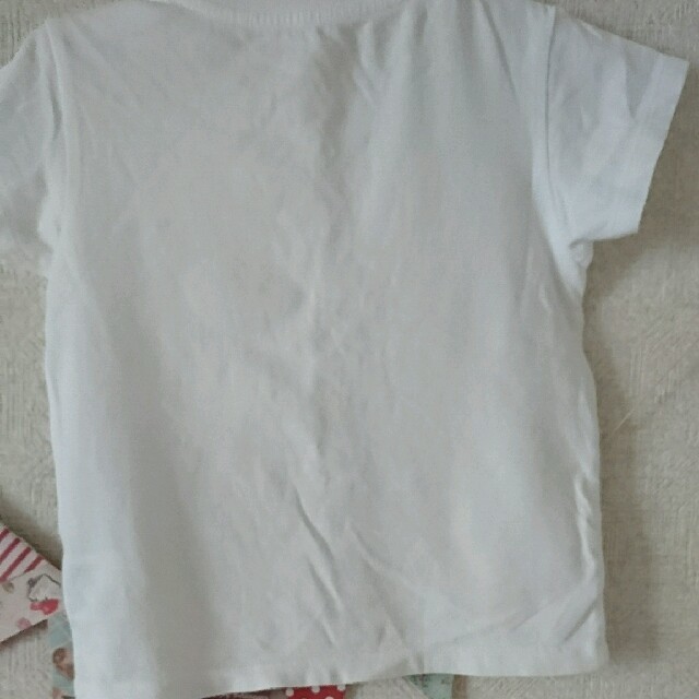 UNIQLO(ユニクロ)のユニクロ リサラーソン Tシャツ size 80☺ キッズ/ベビー/マタニティのベビー服(~85cm)(Ｔシャツ)の商品写真