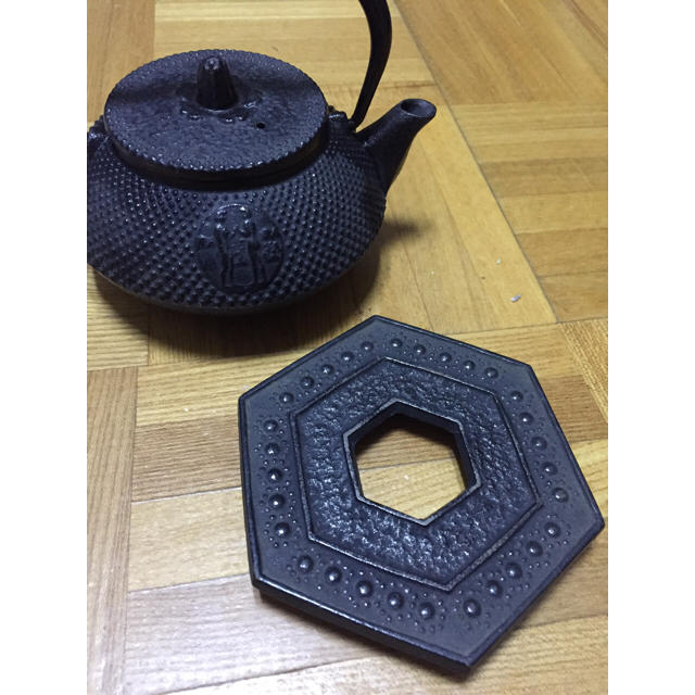 急須 と 急須敷き のセット！ エンタメ/ホビーの美術品/アンティーク(金属工芸)の商品写真