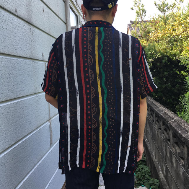 COOGI(クージー)のヴィンテージ 古着 個性的 シースルー ラスタカラー オーバーサイズシャツ メンズのトップス(シャツ)の商品写真