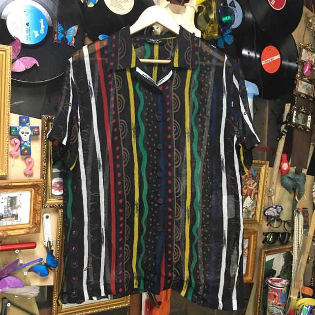 COOGI(クージー)のヴィンテージ 古着 個性的 シースルー ラスタカラー オーバーサイズシャツ メンズのトップス(シャツ)の商品写真