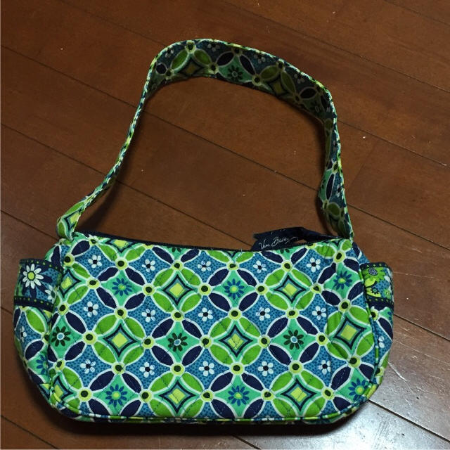 Vera Bradley(ヴェラブラッドリー)のヴェラブラッドリー 肩掛け バッグ 最終値下げ レディースのバッグ(ハンドバッグ)の商品写真