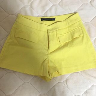 ザラ(ZARA)のザラ黄色ショートパンツxs(ショートパンツ)