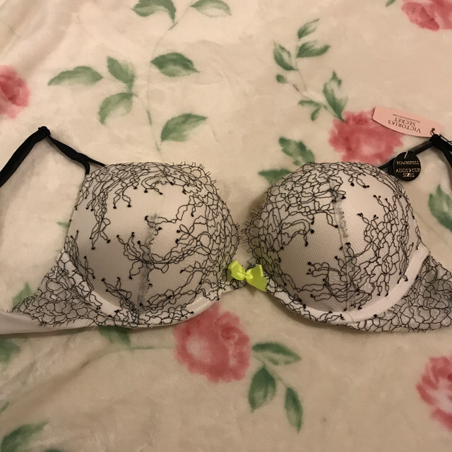 Victoria's Secret(ヴィクトリアズシークレット)のヴィクトリアシークレット下着32B レディースの下着/アンダーウェア(ブラ)の商品写真