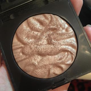 ローラメルシエ(laura mercier)のローラメルシエ フェイスイルミネーター インディスクレション(フェイスカラー)