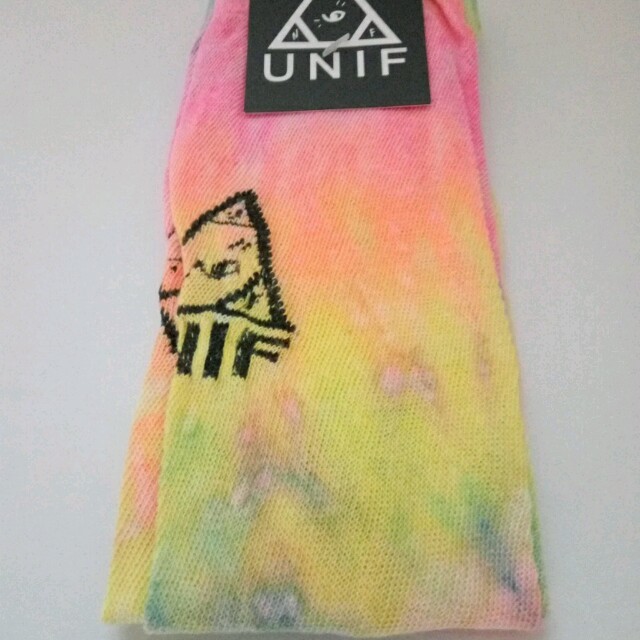 UNIF(ユニフ)の【新品.即発！】ユニフ UNIF  タイダイ ロングソックス 靴下 レディースのレッグウェア(ソックス)の商品写真