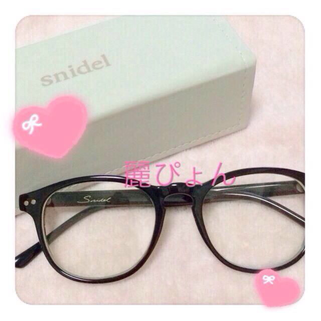 SNIDEL(スナイデル)のケース付き カラーフレームメガネ レディースのファッション小物(サングラス/メガネ)の商品写真