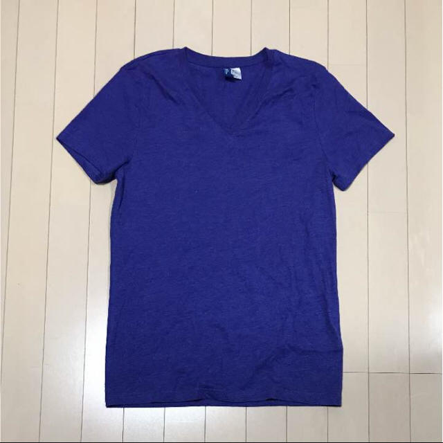 H&M(エイチアンドエム)の美品 H&M Vネック紫Tシャツ メンズのトップス(Tシャツ/カットソー(半袖/袖なし))の商品写真
