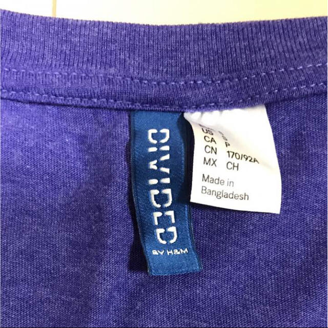 H&M(エイチアンドエム)の美品 H&M Vネック紫Tシャツ メンズのトップス(Tシャツ/カットソー(半袖/袖なし))の商品写真