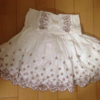 リズリサ(LIZ LISA)のリズリサ 刺繍スカート(ミニスカート)