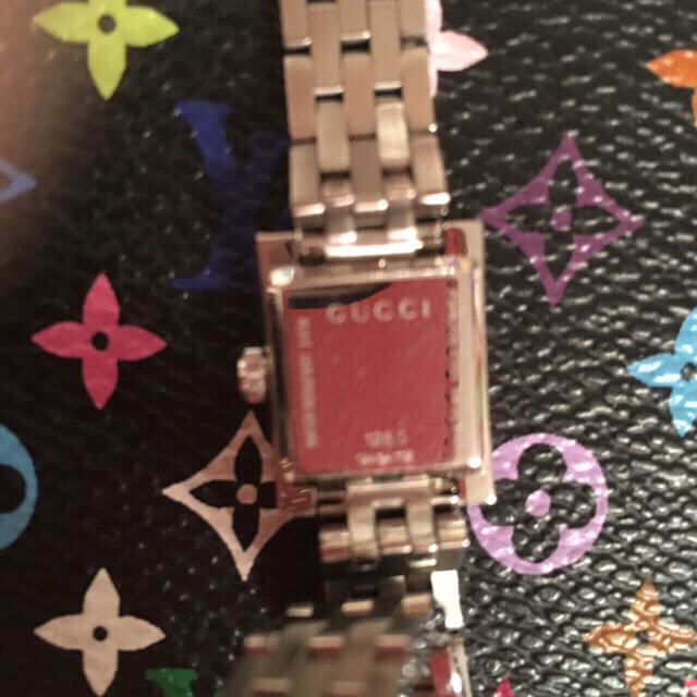 Gucci 美品定価21万の通販 by ブランドジャック｜グッチならラクマ - グッチ時計正規品です。
腕時計
ダイヤ入り時計 定番国産