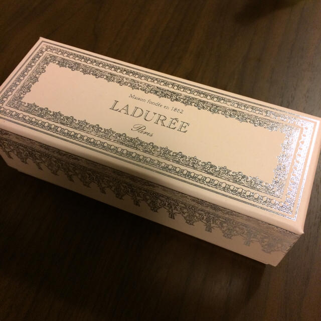 LADUREE(ラデュレ)の〈LADUREE ラデュレ〉 マカロンの箱のみ かわいい箱 その他のその他(その他)の商品写真