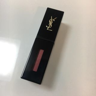 イヴサンローランボーテ(Yves Saint Laurent Beaute)のルージュピュールクチュールヴェルニ ヴィニルクリーム 407(口紅)