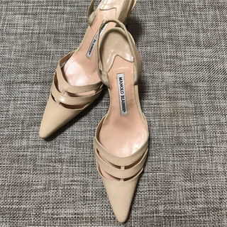 MANOLO BLAHNIK - マノロブラニク パンプス 36.5の通販｜ラクマ