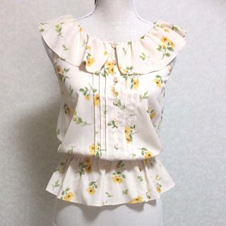 ジルバイジルスチュアート(JILL by JILLSTUART)の【美品♡】ジルバイ☆ボタニカルフラワープリントブラウス(シャツ/ブラウス(半袖/袖なし))