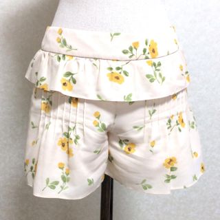 ジルバイジルスチュアート(JILL by JILLSTUART)の【美品♡】ジルバイ☆ボタニカルフラワープリント フレアパンツ(ショートパンツ)