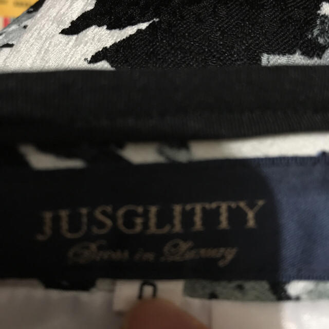 JUSGLITTY(ジャスグリッティー)のジャスグリッティー モノトーン フラワー スカート レディースのスカート(ミニスカート)の商品写真