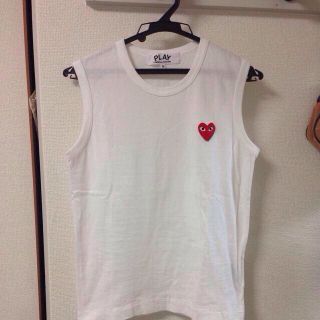 コムデギャルソン(COMME des GARCONS)のPLAYのノースリーブ(Tシャツ(半袖/袖なし))