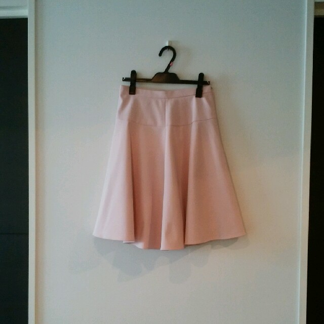 M-premier(エムプルミエ)のピンクフレアースカート　36 レディースのスカート(ひざ丈スカート)の商品写真