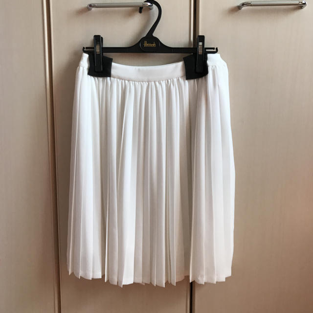 BODY DRESSING Deluxe(ボディドレッシングデラックス)のBODY DRESSING プリーツスカート36 レディースのスカート(ひざ丈スカート)の商品写真