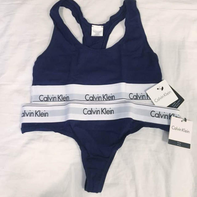 Calvin Klein(カルバンクライン)のCalvinKlein ブラ&Tショーツ セット 下着 レディースの下着/アンダーウェア(ブラ&ショーツセット)の商品写真