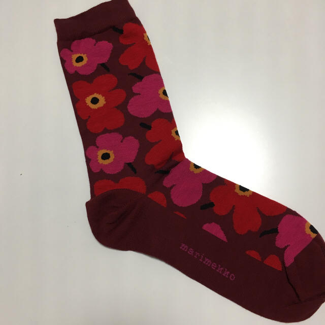 marimekko(マリメッコ)のmarimekko マリメッコ ソックス 靴下 赤 レッド レディースのレッグウェア(ソックス)の商品写真