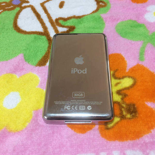 Apple(アップル)のiPod classic 30GB スマホ/家電/カメラのオーディオ機器(ポータブルプレーヤー)の商品写真