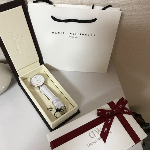 Daniel Wellington(ダニエルウェリントン)のダニエルウェリントン 白ベルト レディースのファッション小物(腕時計)の商品写真