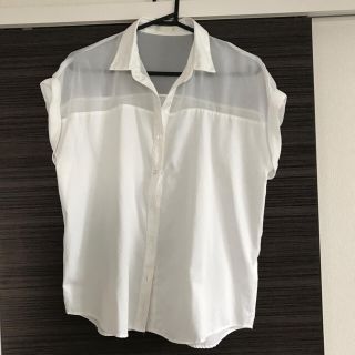ジーユー(GU)のGU白シャツ(シャツ/ブラウス(半袖/袖なし))