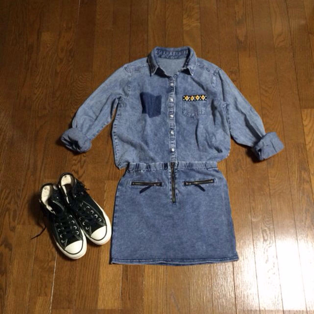 ZARA(ザラ)のエスニック装飾デニムシャツ△セットアップ レディースのトップス(シャツ/ブラウス(長袖/七分))の商品写真