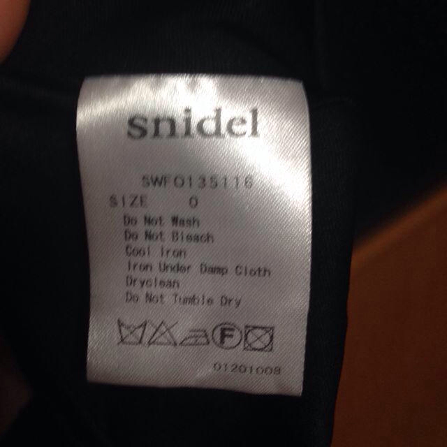 SNIDEL(スナイデル)のsnidelノースリーブフラワーワンピ レディースのワンピース(ミニワンピース)の商品写真