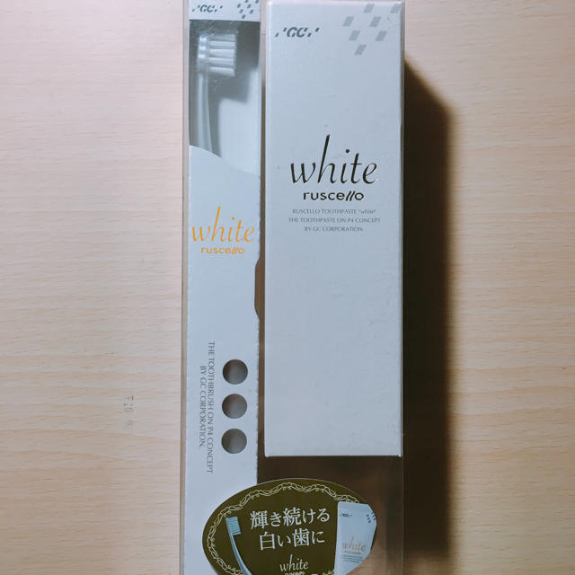 white ruscello    ホワイトニング歯磨き粉＋歯ブラシ コスメ/美容のオーラルケア(歯磨き粉)の商品写真