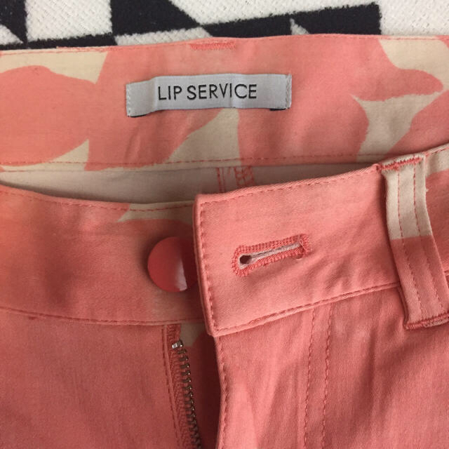 LIP SERVICE(リップサービス)のLip service シャドーフラワーレギパン レディースのパンツ(スキニーパンツ)の商品写真