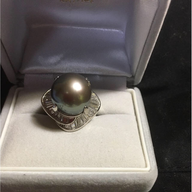 大玉 南洋黒真珠 ダイヤ取り巻き指輪 鑑定書付き レディースのアクセサリー(リング(指輪))の商品写真