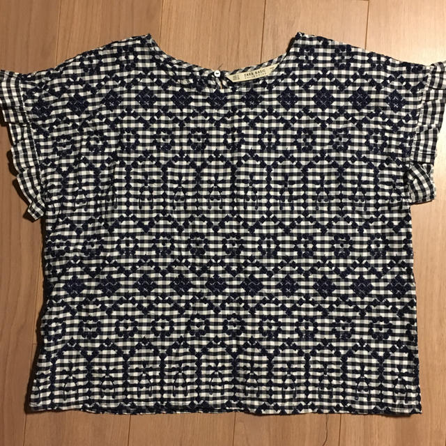 ZARA(ザラ)のZara 刺繍トップス レディースのトップス(Tシャツ(半袖/袖なし))の商品写真