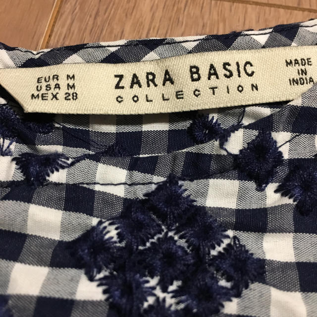 ZARA(ザラ)のZara 刺繍トップス レディースのトップス(Tシャツ(半袖/袖なし))の商品写真