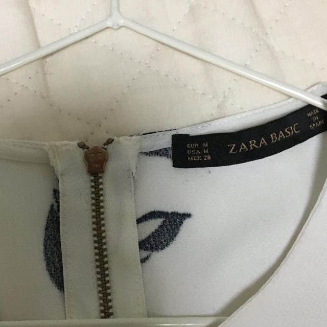 ZARA(ザラ)のZARA フラワートップス レディースのトップス(カットソー(半袖/袖なし))の商品写真