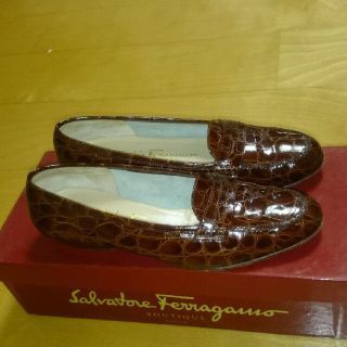 サルヴァトーレフェラガモ(Salvatore Ferragamo)のフェラガモ靴(ローファー/革靴)