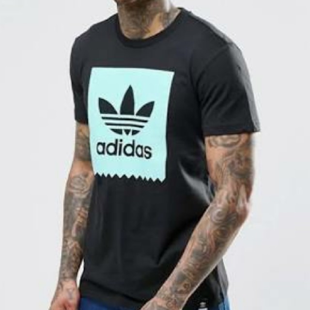 adidas(アディダス)のアディダス オリジナルス スケートボーディング Tシャツ Ｍ 新品未使用タグ付き メンズのトップス(Tシャツ/カットソー(半袖/袖なし))の商品写真