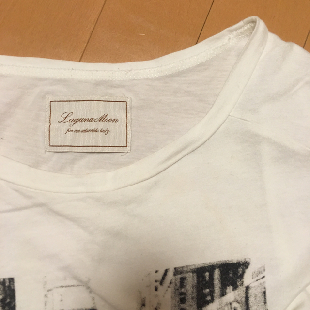 LagunaMoon(ラグナムーン)のラグナムーンxLIFEティーシャツ レディースのトップス(Tシャツ(半袖/袖なし))の商品写真