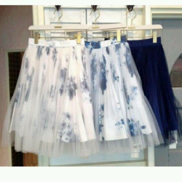 SNIDEL(スナイデル)の花柄 チュールスカート レディースのスカート(ひざ丈スカート)の商品写真