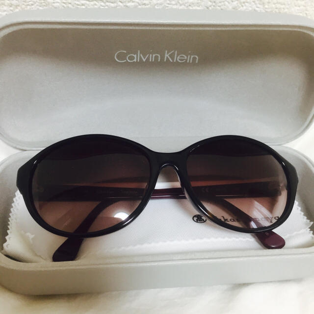 Calvin Klein(カルバンクライン)の〈専用ケース、説明書付き〉Calvin Klein サングラス レディースのファッション小物(サングラス/メガネ)の商品写真
