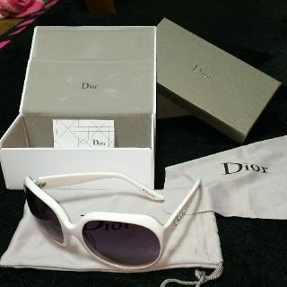 ディオール(Dior)の☆ディオール☆白☆サングラス☆グロッシー☆(サングラス/メガネ)