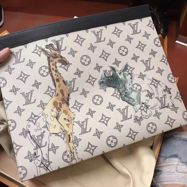 期間限定送料無料】 VUITTON LOUIS - 白チャップマンブラザーズ限定