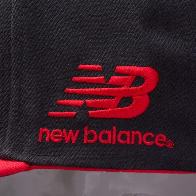 New Balance(ニューバランス)のニューバランス 新作モデル キャップ レッドブラック レディースの帽子(キャップ)の商品写真