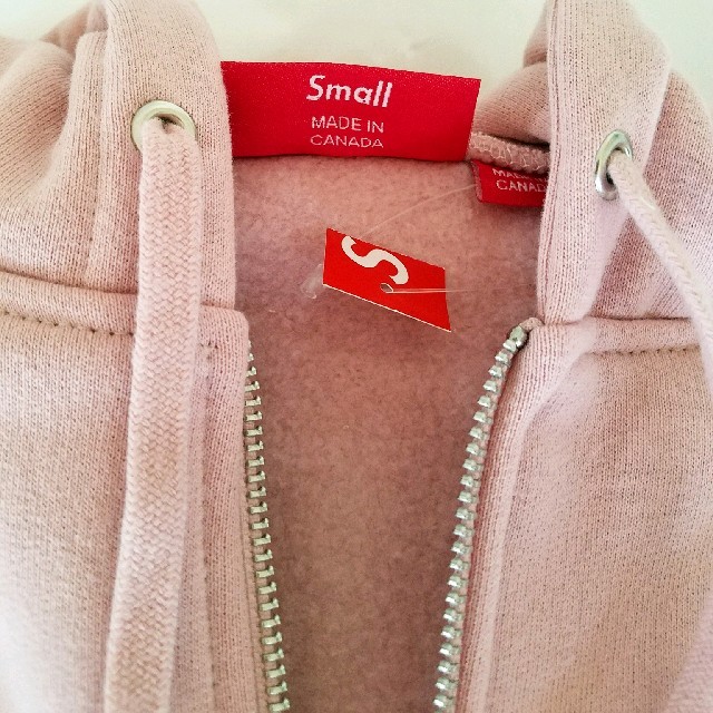 Supreme(シュプリーム)の 希少S  Supreme Small Box Zip Up Sweat ピンク メンズのトップス(パーカー)の商品写真